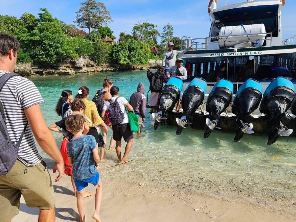 Van Sanur naar Nusa Lembongan met kinderen Boot tussen Sanur en Nusa Lembongan – eilandhoppen met kinderen